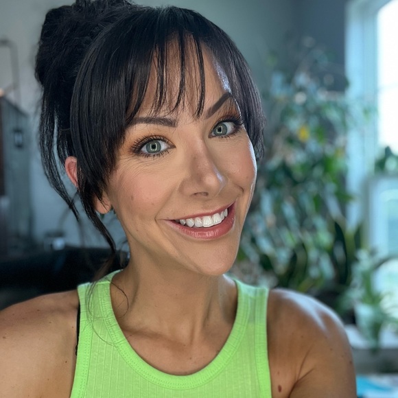 Meet your Posher, Stefanie - Picture 1 of 1